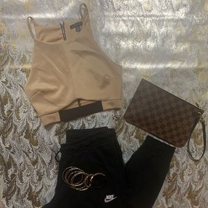 🔊 Women’s crop top